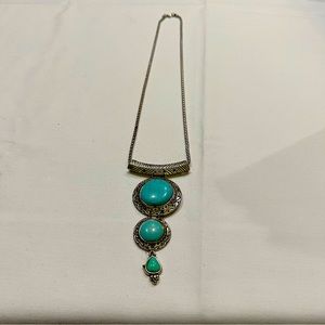 A Torquize costume long chain